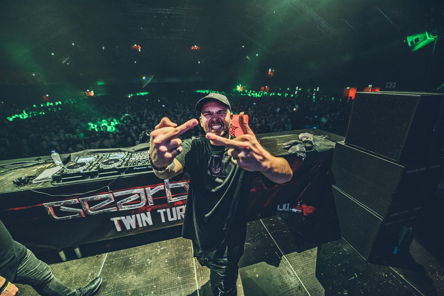 Focus on stage